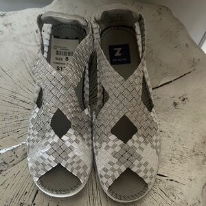 Zee Alexis Women's White Woven Peep-Toe Sandals - Size 8